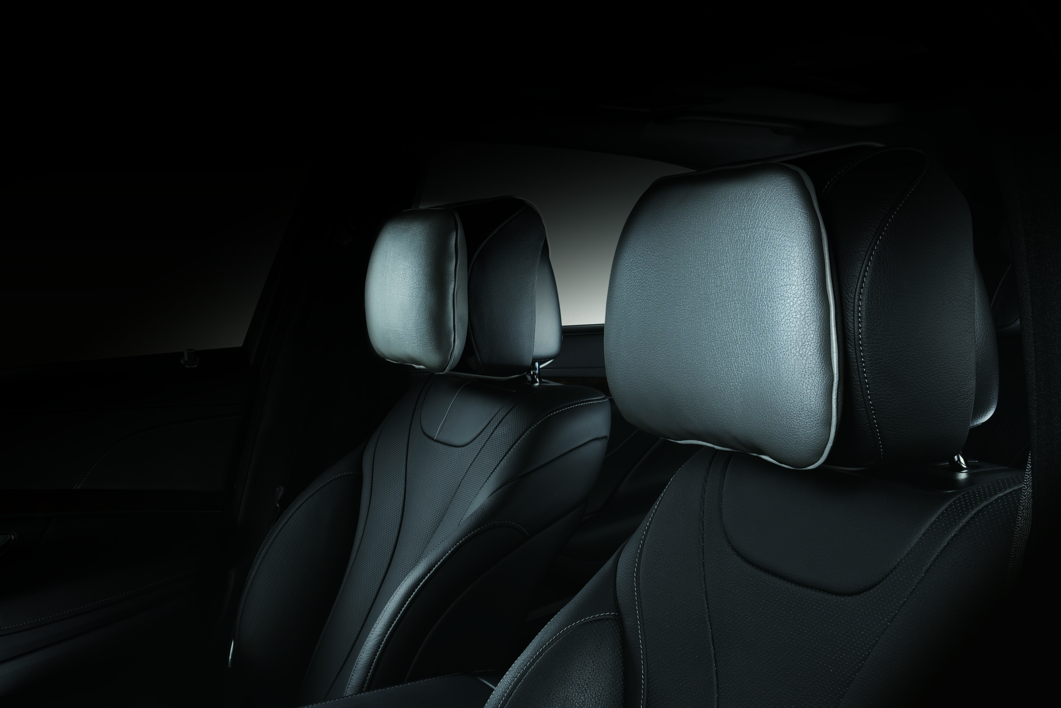 3D LEATHER HEADREST BLACK 1PC